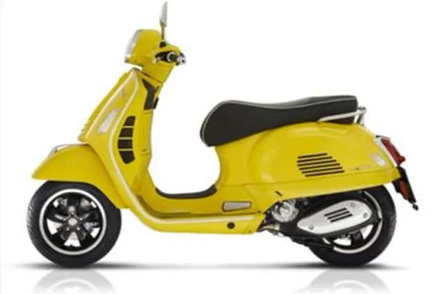 Vespa GTS 300 Super (2022) thumbnail 1