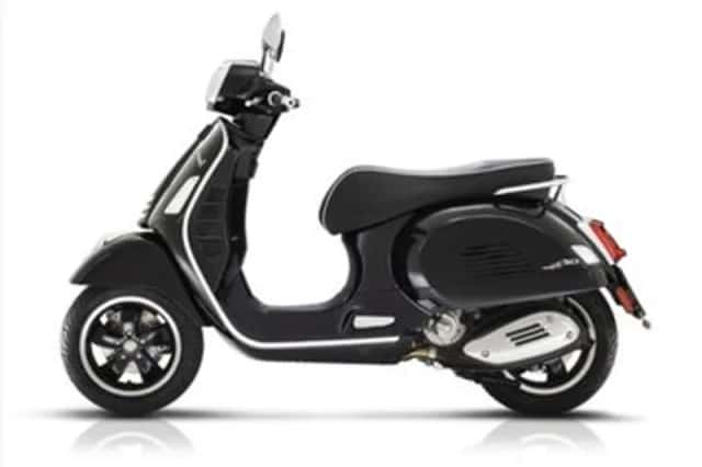 Vespa GTS 300 Super (2022) thumbnail 3