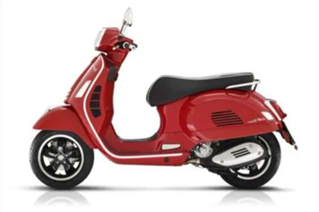 Vespa GTS 300 Super (2022) thumbnail 4