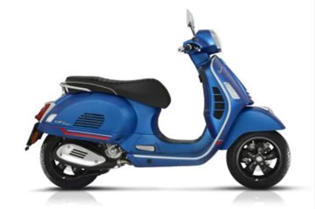 Vespa GTS 300 Super Sport (2022) thumbnail 4