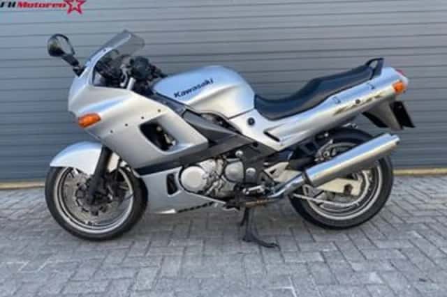 Kawasaki ZZR 600 (2005) thumbnail 2