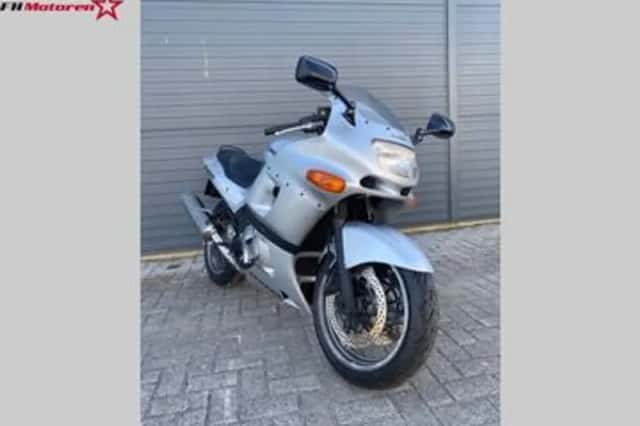 Kawasaki ZZR 600 (2005) thumbnail 4