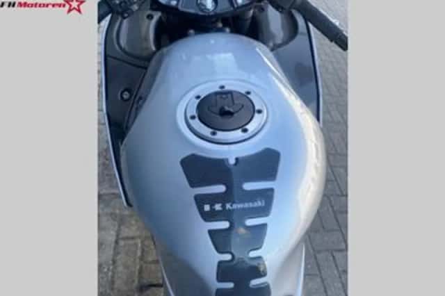 Kawasaki ZZR 600 (2005) thumbnail 6