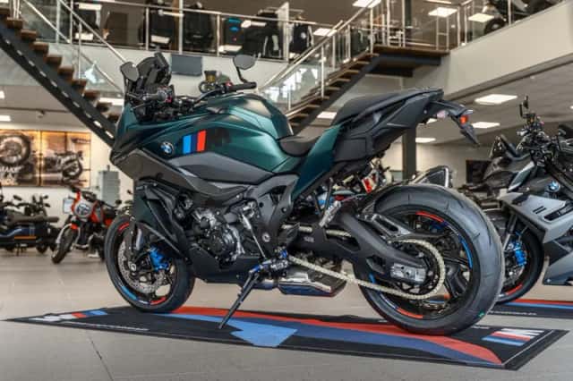BMW M 1000 XR (2026) thumbnail 2