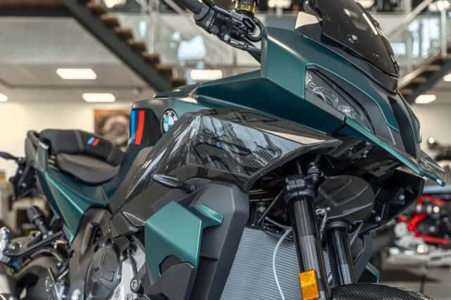 BMW M 1000 XR (2026) thumbnail 6