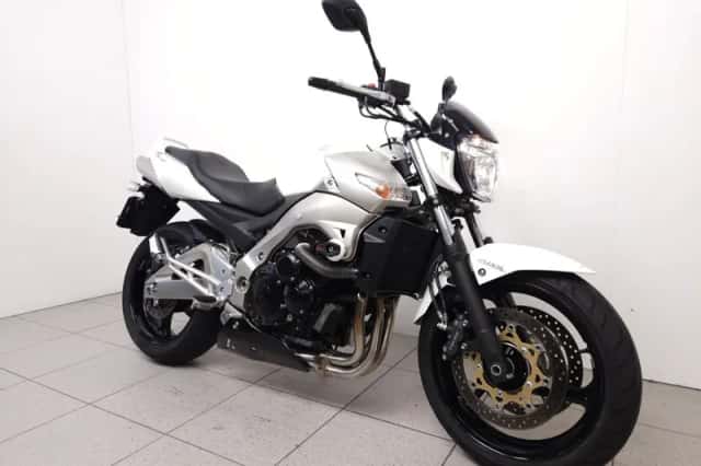 Suzuki GSR600 (2009) thumbnail 2