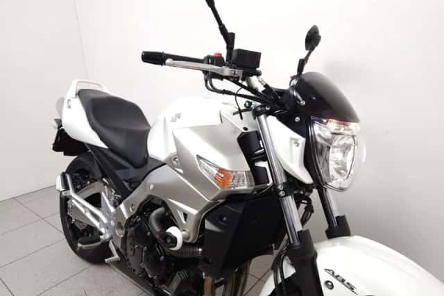 Suzuki GSR600 (2009) thumbnail 4