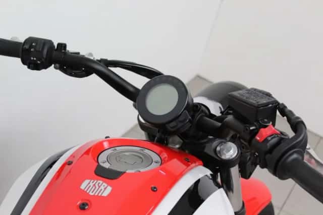 Yamaha XSR700 (2021) thumbnail 4