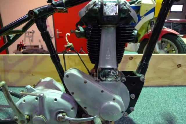 BSA B 31 B 33 (1950) thumbnail 2