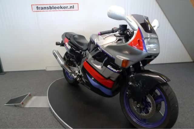 Honda CBR600F (1990) thumbnail 2