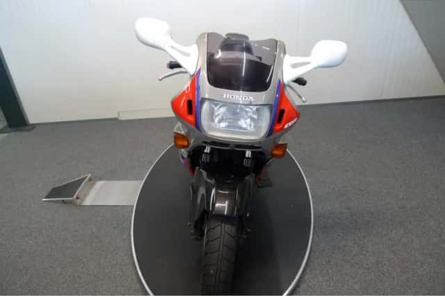 Honda CBR600F (1990) thumbnail 3