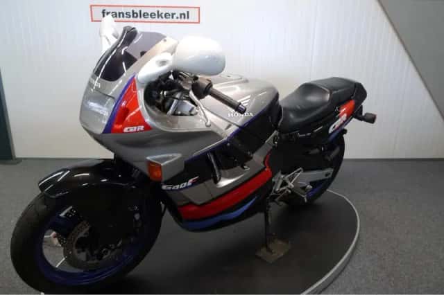 Honda CBR600F (1990) thumbnail 4