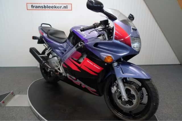 Honda CBR600F (1994) thumbnail 2