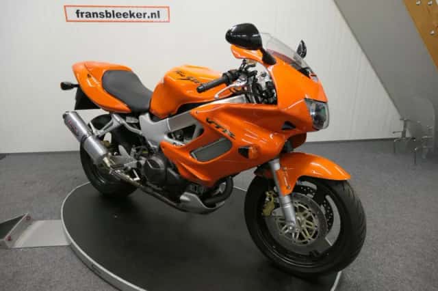 Honda VTR 1000 F Firestorm (2000) thumbnail 2