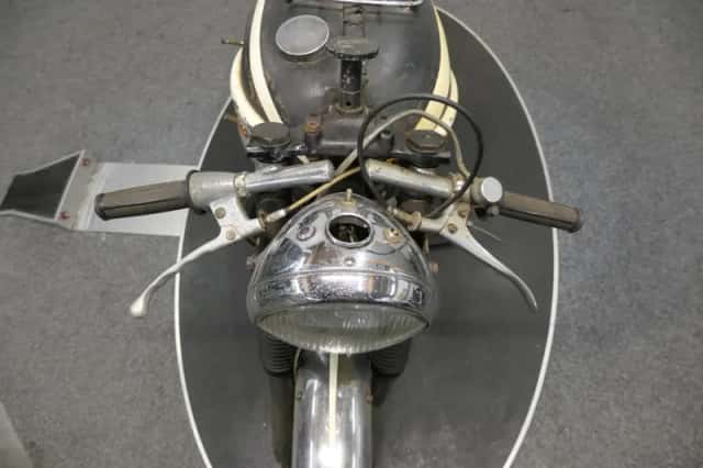 Triumph Restauratie object (1960) thumbnail 4