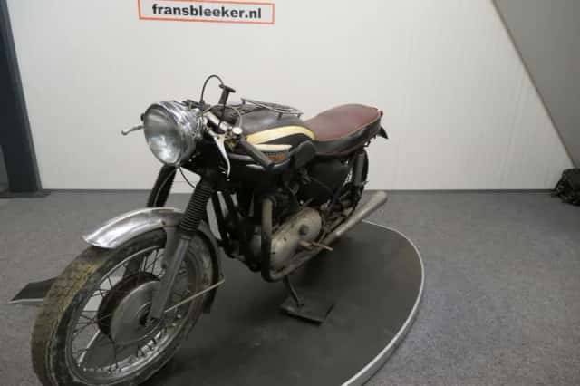 Triumph Restauratie object (1960) thumbnail 5