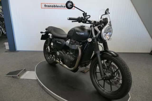 Triumph Street Twin (2017) thumbnail 2