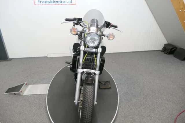 Yamaha VMX 1200 V-MAX (1995) thumbnail 3