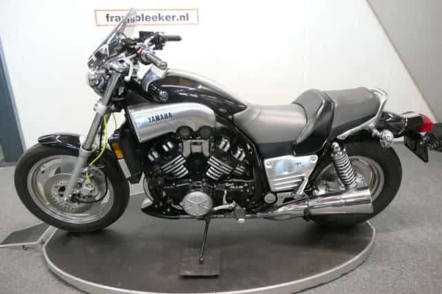 Yamaha VMX 1200 V-MAX (1995) thumbnail 6