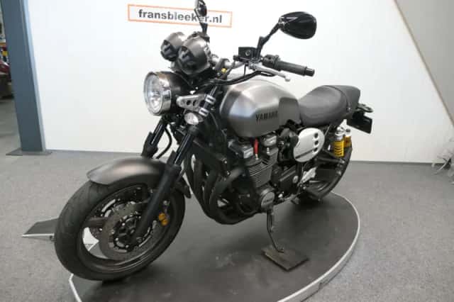 Yamaha XJR 1300 (2015) thumbnail 5