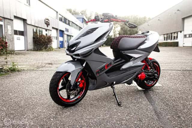 Yamaha Aerox Audi RS edition motorscooter (2007) thumbnail 1