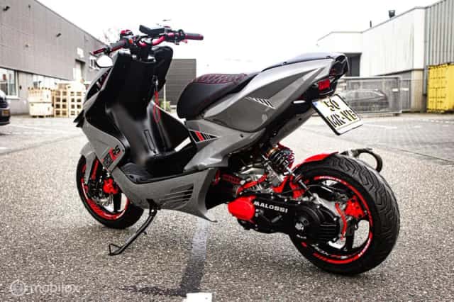Yamaha Aerox Audi RS edition motorscooter (2007) thumbnail 2