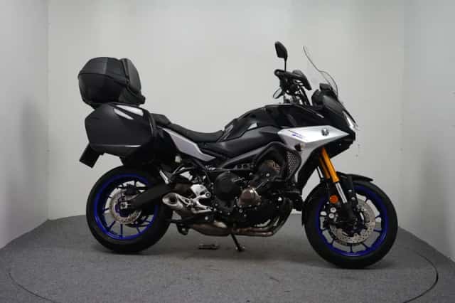 Honda VFR800 (2000) thumbnail 2