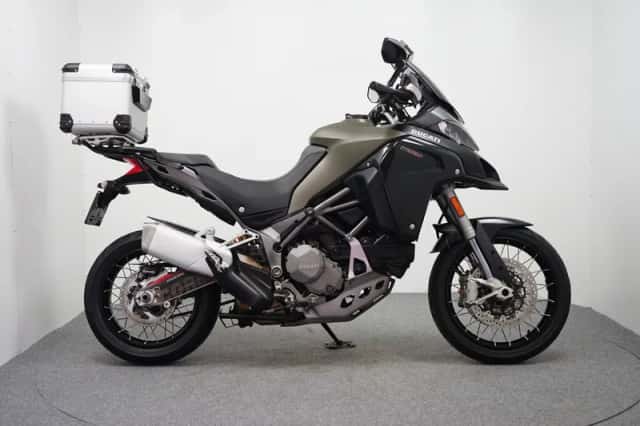 Honda VFR800 (2000) thumbnail 6