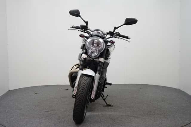 Yamaha MT-01 (2011) thumbnail 3