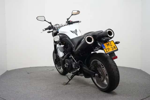 Yamaha MT-01 (2011) thumbnail 6