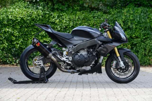 Aprilia Tuono V4 1100 RR (2019) thumbnail 1