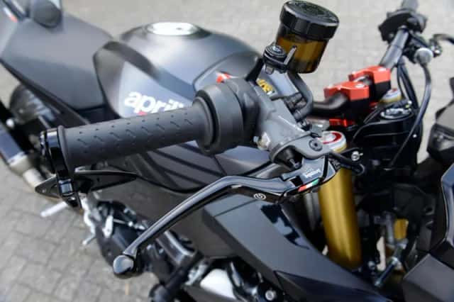 Aprilia Tuono V4 1100 RR (2019) thumbnail 6