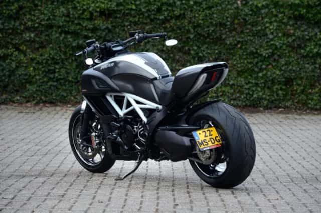 Ducati Diavel (2016) thumbnail 4