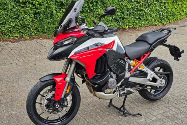 Ducati Multistrada V4S (2023) thumbnail 2