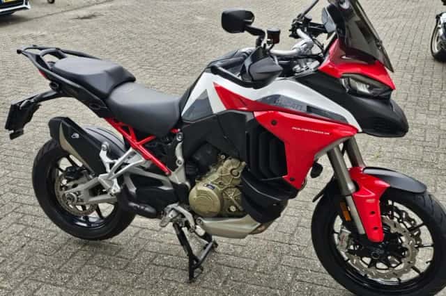 Ducati Multistrada V4S (2023) thumbnail 4