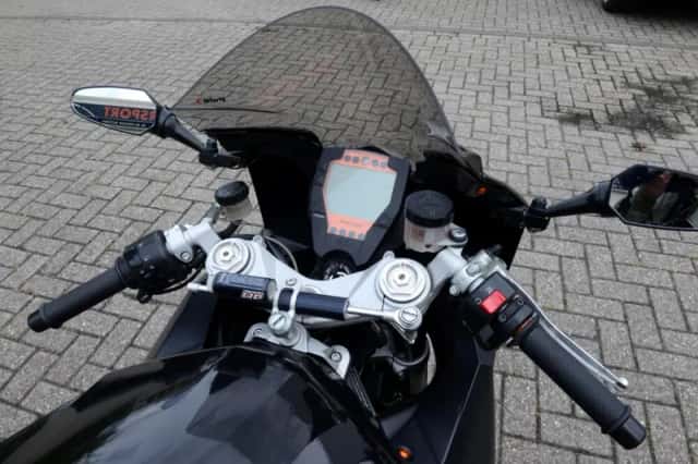 KTM 1190 RC8 (2011) thumbnail 4