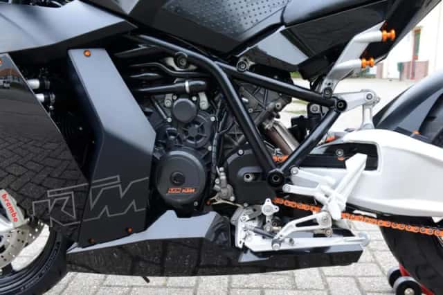 KTM 1190 RC8 (2011) thumbnail 5