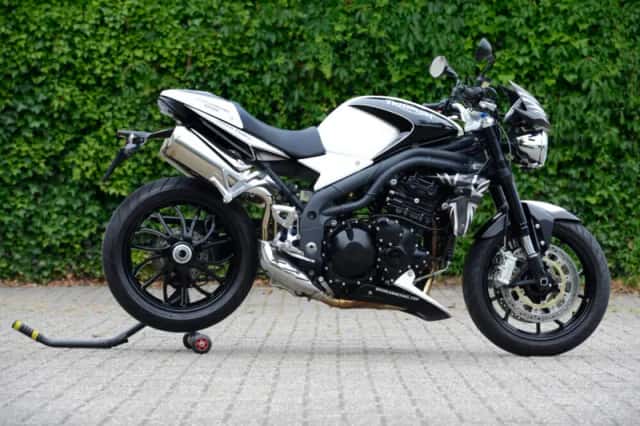 Triumph Speed Triple (2014) thumbnail 2