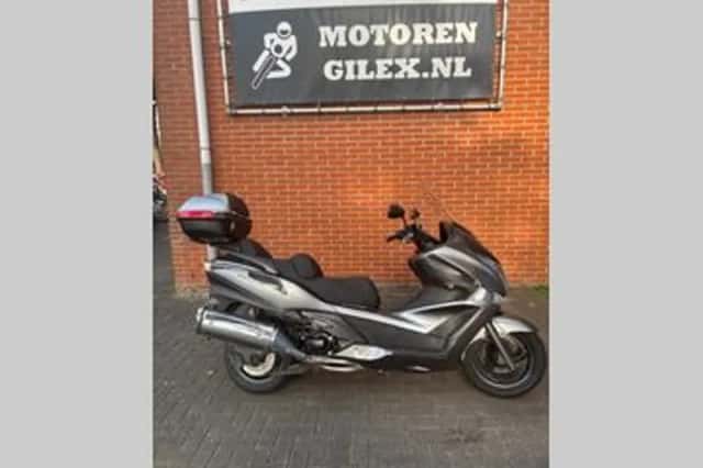 Honda FJS 400 Silver Wing (2012) thumbnail 2