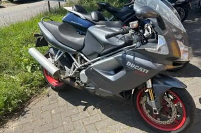 Ducati ST 4S (2004) thumbnail 1