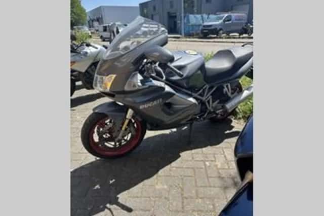 Ducati ST 4S (2004) thumbnail 3