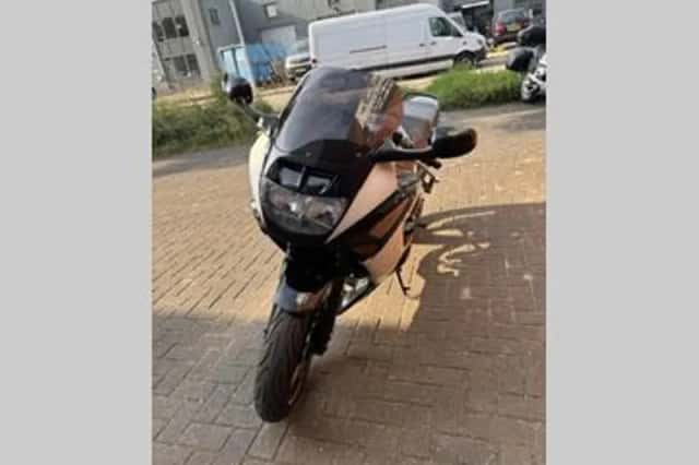 Honda CBR 1000 F (1993) thumbnail 2
