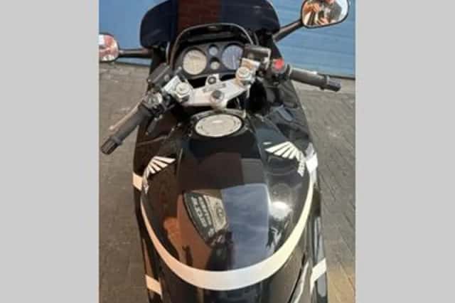 Honda CBR 1000 F (1993) thumbnail 5