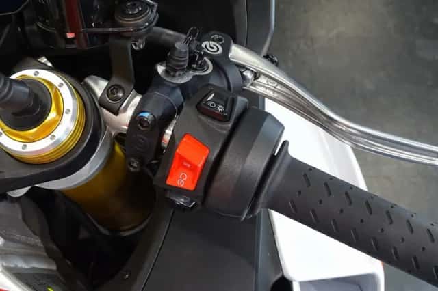 Aprilia RSV4 1100 (2024) thumbnail 2