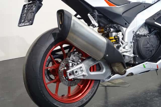 Aprilia RSV4 1100 (2024) thumbnail 3