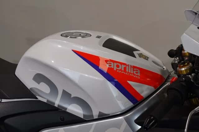 Aprilia RSV4 1100 (2024) thumbnail 5