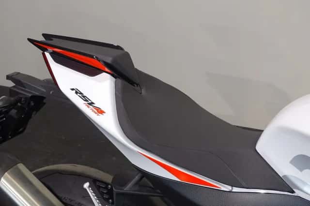 Aprilia RSV4 1100 (2024) thumbnail 6