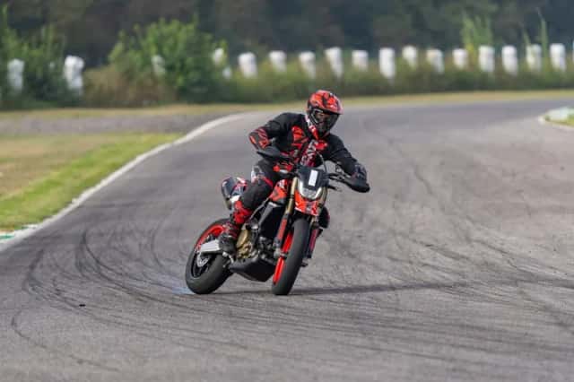Ducati Hypermotard 698 Mono RVE (2026) thumbnail 3
