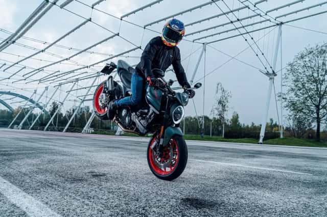 Ducati Monster (2024) thumbnail 1