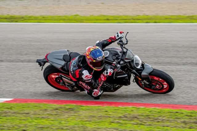 Ducati Monster (2024) thumbnail 3